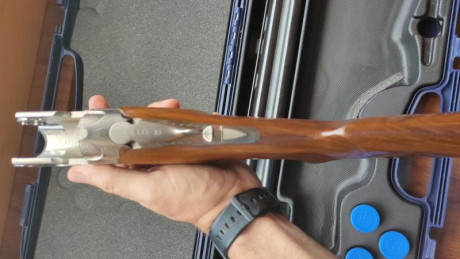 Hola se vende escopeta beretta 686 E sporting con cañón de 76cm. Escopeta en perfecto estado. Se puede 11