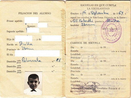  EN RECUERDO Y HOMENAJE A LOS QUE YA NO ESTÁN. 

Si pones en  GOOGLE    PASAPORTES EN LA MEMORIA   da 51
