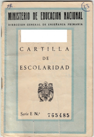  EN RECUERDO Y HOMENAJE A LOS QUE YA NO ESTÁN. 

Si pones en  GOOGLE    PASAPORTES EN LA MEMORIA   da 50