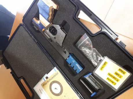 Vendo Walther GSP calibre 22 laminada en azul poco uso unico propietario whatsapp empuñadura talla S está 01