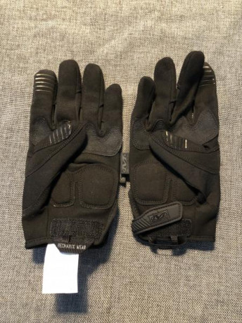 Guantes tácticos MECHANIX M-PACT, color Negro. Sin estrenar. Con alta protección en la zona de los nudillos 00
