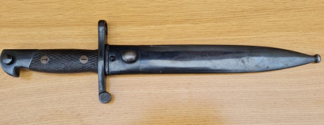 Bayoneta modelo 1941:
cuchillo-bayoneta que, en principio, fue diseñado para su empleo en los Máuseres 01