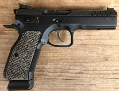 Hola a todos vendo mi cz shadow 2 , impecable, solo 300 tiros, solo usada para tiro precision, guiada 01