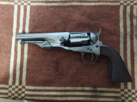 Vendo revolver centauro pieza rara es de avancarga tengo que ponerlo en otra sección pero para los que 01