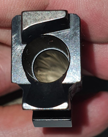 Pistola GLOCK 17 3ª GENERACIÓN 9mm 

3 cargadores
Funda IPSC (extracción rápida)
2 portacargadores Glock.
Caja 00