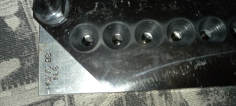 Vendo por no darle uso. Da 135grains con lyman n°2.super preciso. Punta semiwaddcuter en 9mm. Sin banda 02