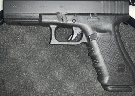 Vendo glock 17  gen 4 inutilizada ,a estrenar comprada directamente a fábrica inutilizada sin un arañado 01