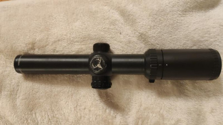 Vendo visor para batida Bushnell trophy XLT 1-4x24 con retícula iluminada, varias intensidades, con un 01