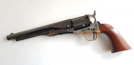 VENDIDO 
Revolver 1860 Fluted Uberti
Estrenado solamente por capricho. muy nuevo.
Es un amigo que no compite 01