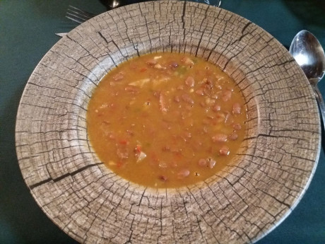 Hoy para comer acelgas hervidas y chuletón de vaca gallega vieja con seis semanas de maduración en cámara 40