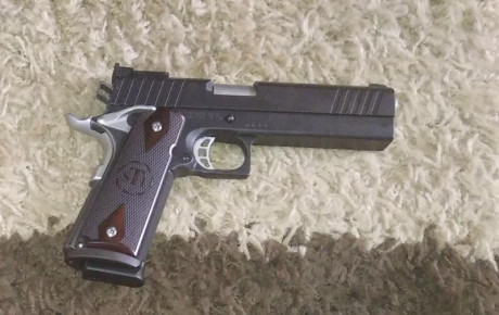 Muy buenas, compis.
Vendo STI RANGE MÁSTER 9mm en estado impecable y con una precisión sobresaliente, 00