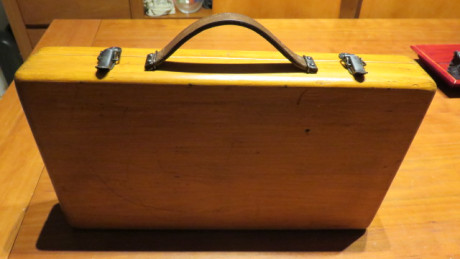 Vendo maletín para pistola del 22LR MARGOLIN DE VOSTOK con los accesorios de las fotos su estado es reformado 11