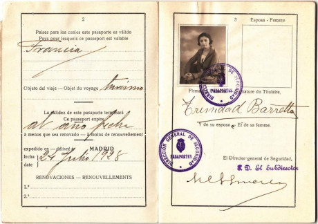  EN RECUERDO Y HOMENAJE A LOS QUE YA NO ESTÁN. 

Si pones en  GOOGLE   PASAPORTES EN LA MEMORIA  da igual 01