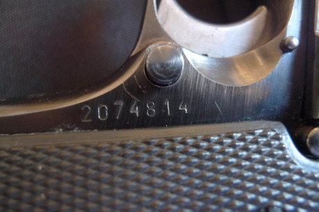 Buenas foreros.

A la venta preciosa Star modelo B de 1944 en calibre 9 para.

Funciona perfectamente, 150