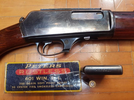 Rifles Winchester con más de un siglo de antigüedad. Se venden cada uno con una caja de munición.
Cada 01