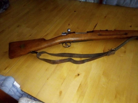 por querer comenzar nuevo proyecto, vendo mauser sueco, con correa original, precio 350 euros+portes, 02