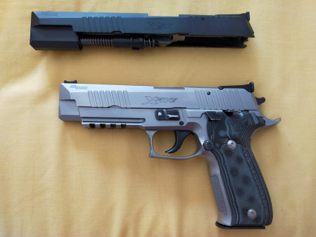 Hola.
Vendo en perfecto estado. Guiada en F, Sig Sauer XFIVE 9mm con conversor Sig Sauer XSIX del 22 de 02
