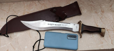 Buenas a todos y todas.
Tengo este cuchillo hace mucho tiempo. Creo que es comprado en Alemania. 
Alguien 01