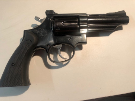 Hola amigos, busco revolver del 38 especial de 4", por favor no más de 100€, es para practica de 20