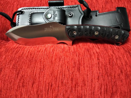 Vendo este cuchillo jeo tec número 35 nuevo con su caja original funda de piel , cachas con separadores 02