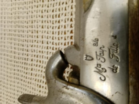 Hola 
Me han regalado una pistola Dikar calibre 45, que llevaba años colgada como decoración, en un estado 80