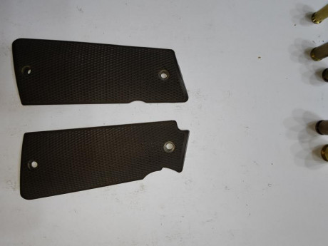 Vendo cachas. 10€ la pareja tf  y wh 670   211056 00