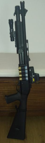 Muy buenas al foro. 
Vendo escopeta STINGER TACTICAL 12/76 por no usarla. Habré tirado veinte cartuchos 12