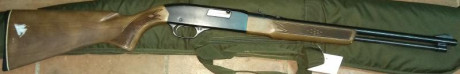 Carabina semiautomática del 22, guiable con F o E
Cargador de tubo (15 o 16 balas)
Arañazos en la madera
Funda 00