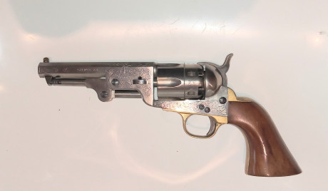 Vendo Revolver Pietta sheriff cal. 44 plateado, el arma está en Madrid guiada en AE.
Precio 170€ portes 00