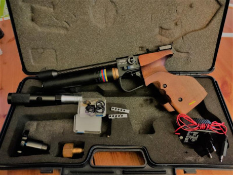 Hola, pongo en venta mi walther CP5, disparador electronico, dispone de una botella de co2 original mas 02