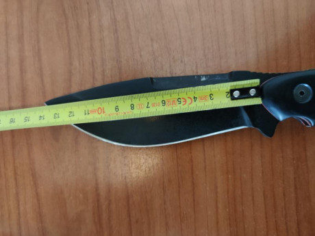 Pongo este cuchillo en venta del artesano Azote. 
80€ gastos de envío incluidos. Un conocido me dijo que 22