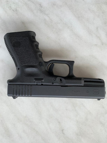 Vendo Glock 19 de 3ª Generación, en estado de REESTRENO.
Pistola compacta del calibre 9 Parabellum con 01