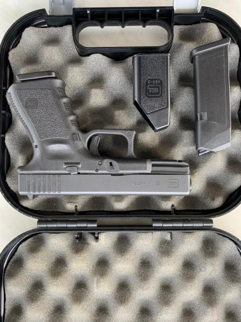 Vendo Glock 19 de 3ª Generación, en estado de REESTRENO.
Pistola compacta del calibre 9 Parabellum con 00