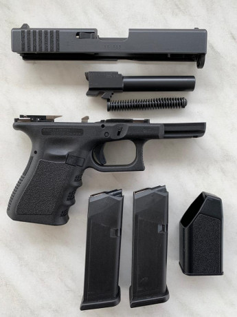 Vendo Glock 19 de 3ª Generación, en estado de REESTRENO.
Pistola compacta del calibre 9 Parabellum con 11