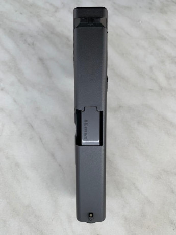 Vendo Glock 19 de 3ª Generación, en estado de REESTRENO.
Pistola compacta del calibre 9 Parabellum con 10