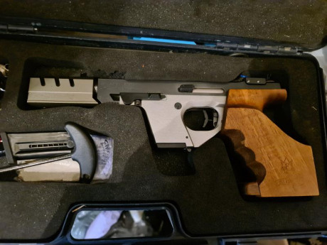 Se vende por cambio pistola walther gsp expert, con pocos disparos, casi nueva, disparador de competicion 01