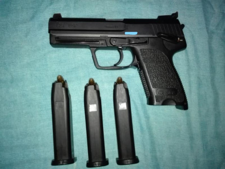 Se vende HK USP 9mm, 3 cargadores originales, funda y porta cargadores de kydex color arena.
El arma esta 00