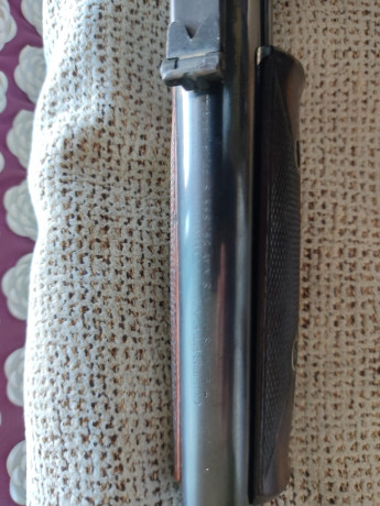 Un compañero del curro me ha pedido que le anuncie un rifle que quiere vender. se trata de un Colt Lightning 11