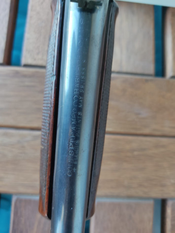 Un compañero del curro me ha pedido que le anuncie un rifle que quiere vender. se trata de un Colt Lightning 10