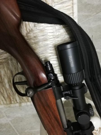 Rifle en excelente estado, solo usado para recechos de corzo, cañon de 60 cms, cerrojo mauser 98, maderas 11