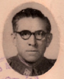  EN RECUERDO Y HOMENAJE A LOS QUE YA NO ESTÁN. 

Si pones en  GOOGLE    PASAPORTES EN LA MEMORIA   da 70