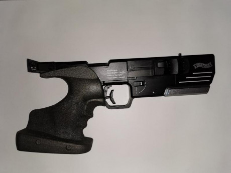 Vendo pistola  Walther SSP  en perfecto estado.
- Calibre 22 LR
- Cacha talla M
- Incluye 2 cargadores 02