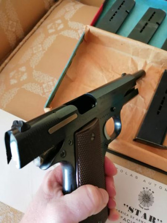 Se vende pistola Star Super mod. A del calibre 9 Largo en estado impoluto con su caja, baqueta, libro 10