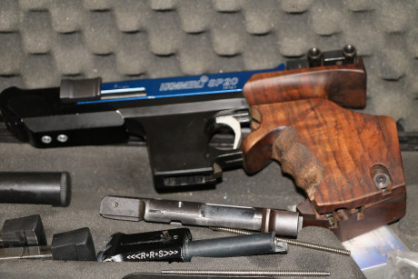Vendo pistola HAMMERLI, el modelo es la SSP20 RS, con los calibres 32 WC, y 22 LR, los calibres están 01