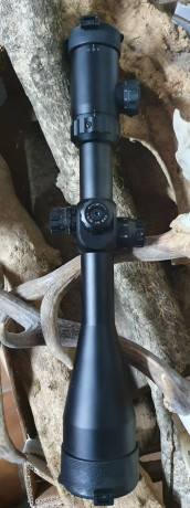 Buenas a todos,
Un amigo pide que le anuncie este visor. Se trata de un SUTTER 3-30x56. Está como nuevo, 01