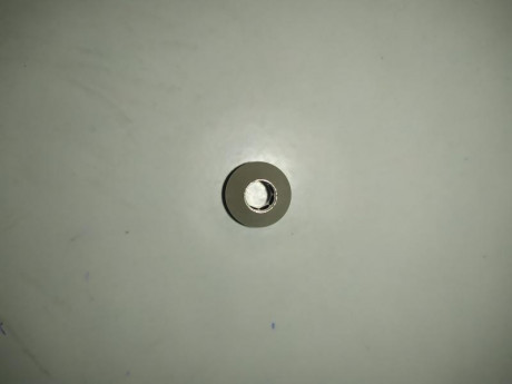 Se vende compensador de 8 agujeros para pistolas Steyr nuevo sin estrenar. Precio:35 euros. Portes pagados. 00