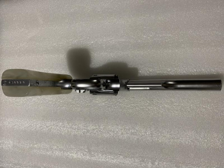 Se vende revólver Llama Comanche II , calibre 38special de 6”
 Con cachas de nácar, gatito regulable  12