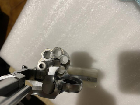 Se vende revólver Llama Comanche II , calibre 38special de 6”
 Con cachas de nácar, gatito regulable  20