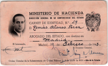  EN RECUERDO Y HOMENAJE A LOS QUE YA NO ESTÁN. 

Si pones en  GOOGLE    PASAPORTES EN LA MEMORIA   da 81