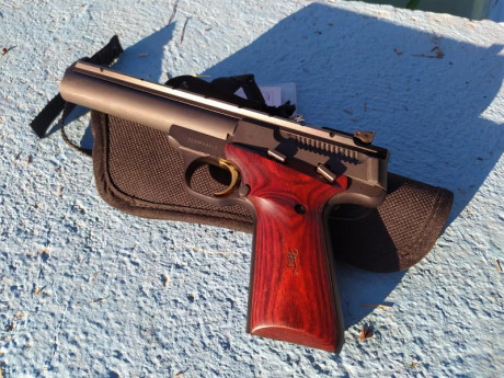 Hola a todos,

Por necesidad de cupo, vendo esta pistola del calibre 22 browning Buckmark de cañon pesado. 02